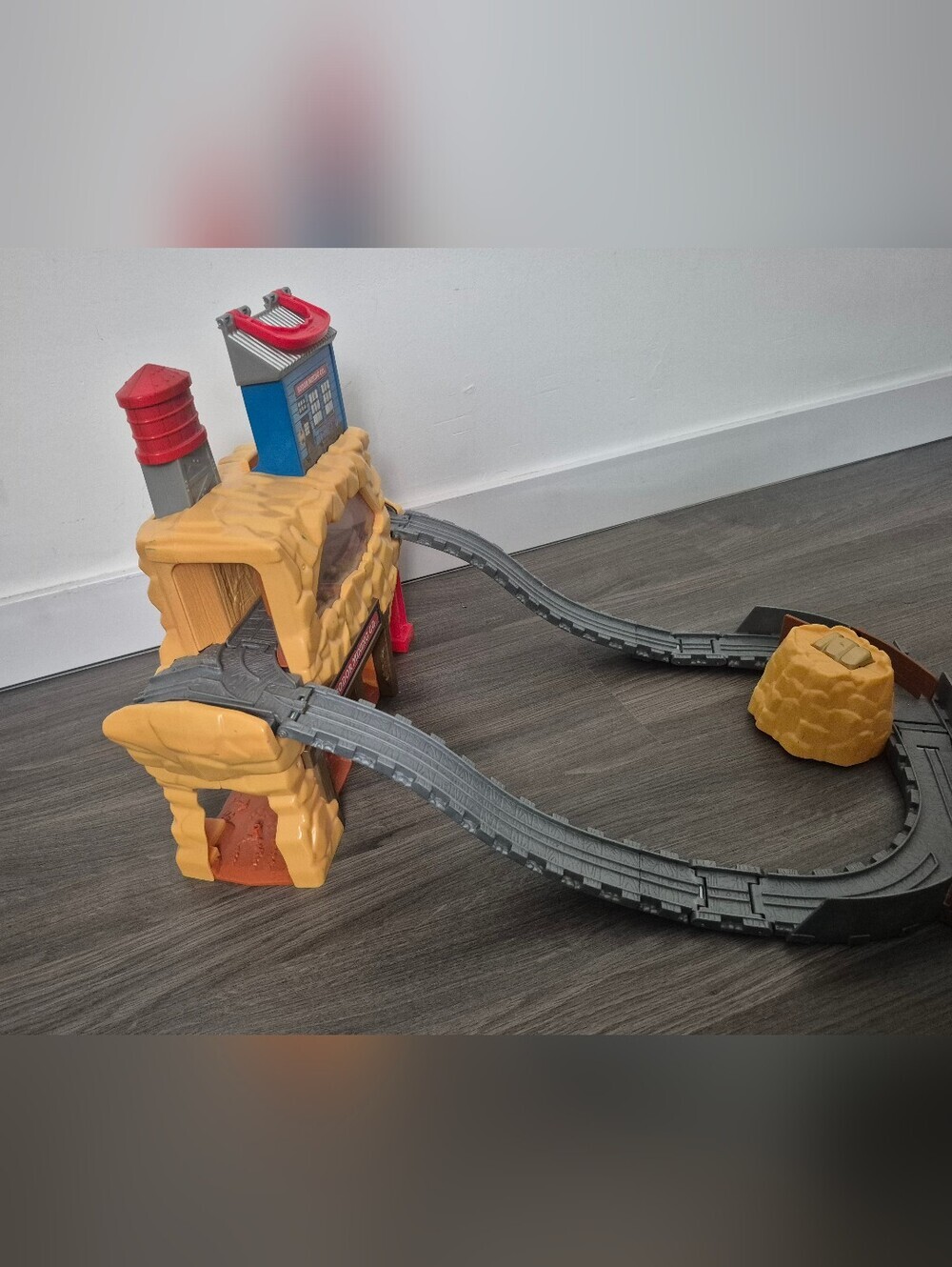 Fisher-Price Thomas & Friends Take-n-Play Rumbling Gold Mine Run playset Folding - Picture 2 of 7